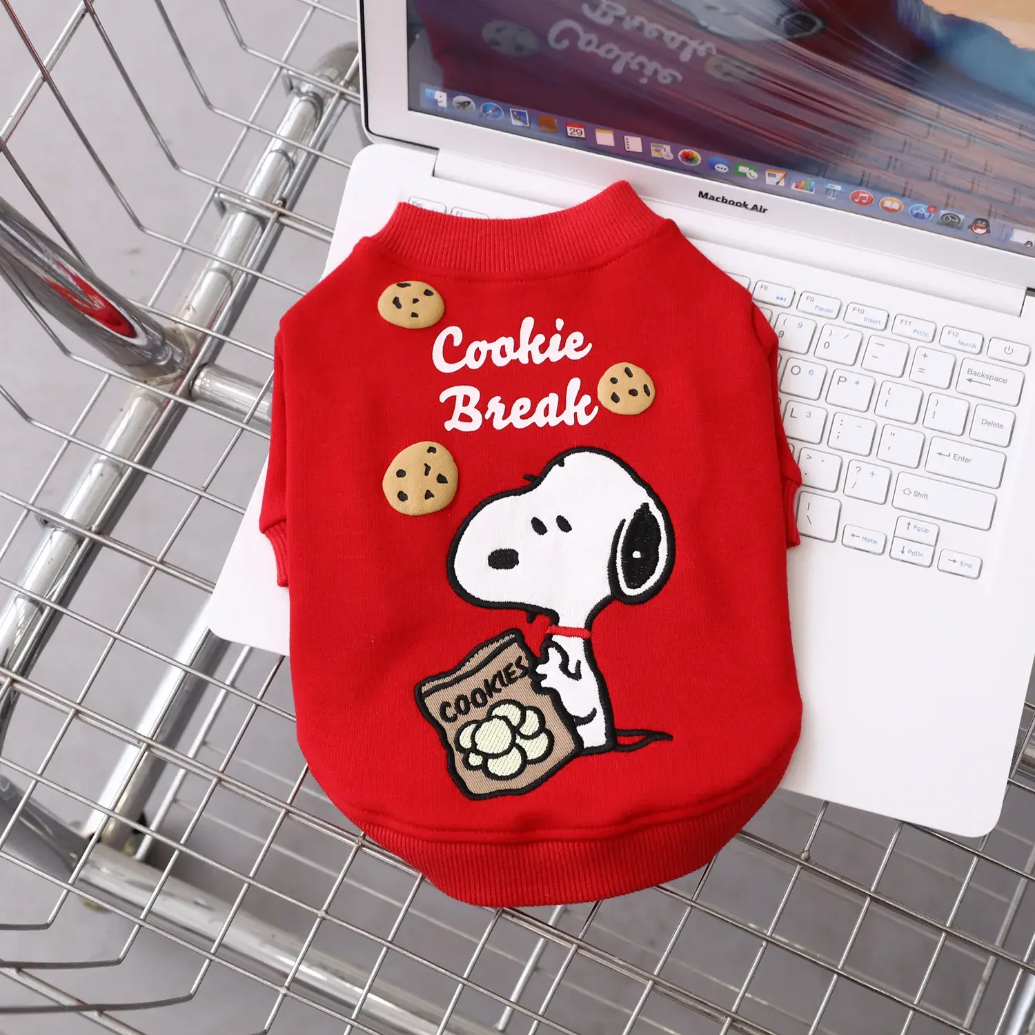 Snoopy cartoon cute Pet Dog Coat Clothes Autumn and Winter Warm Sweater Cartoon Pet Dog Clothes