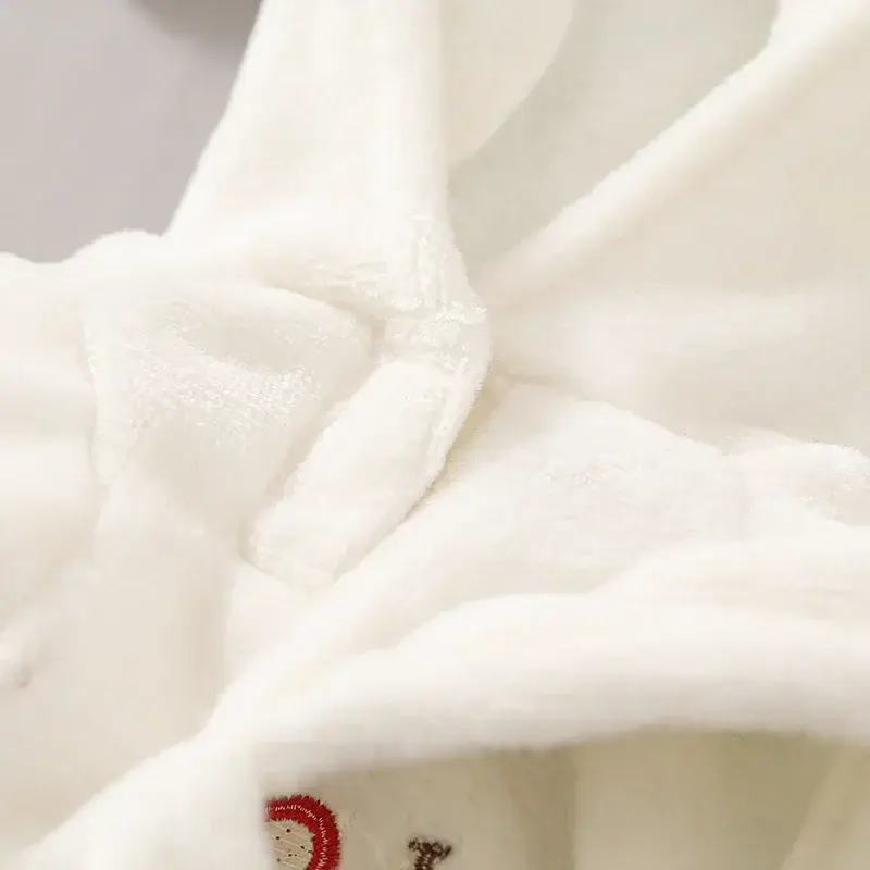 Snoopy New embroidery Red Heart Cute Dog Four-legged Clothes Autumn and Winter Pet Clothes Dog Clothes coat