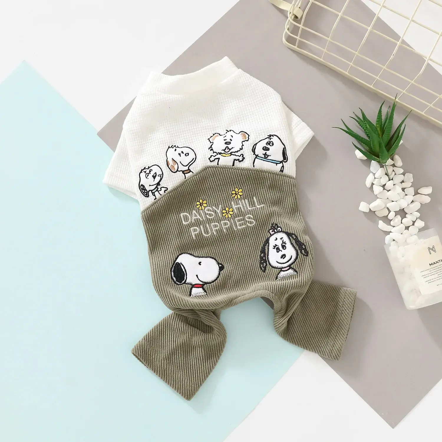 Snoopy Spring and Autumn Dog Jacket New Cute Pet Patchwork Warm and Breathable Dog Four-legged Clothes coat Cartoon Pet Clothes