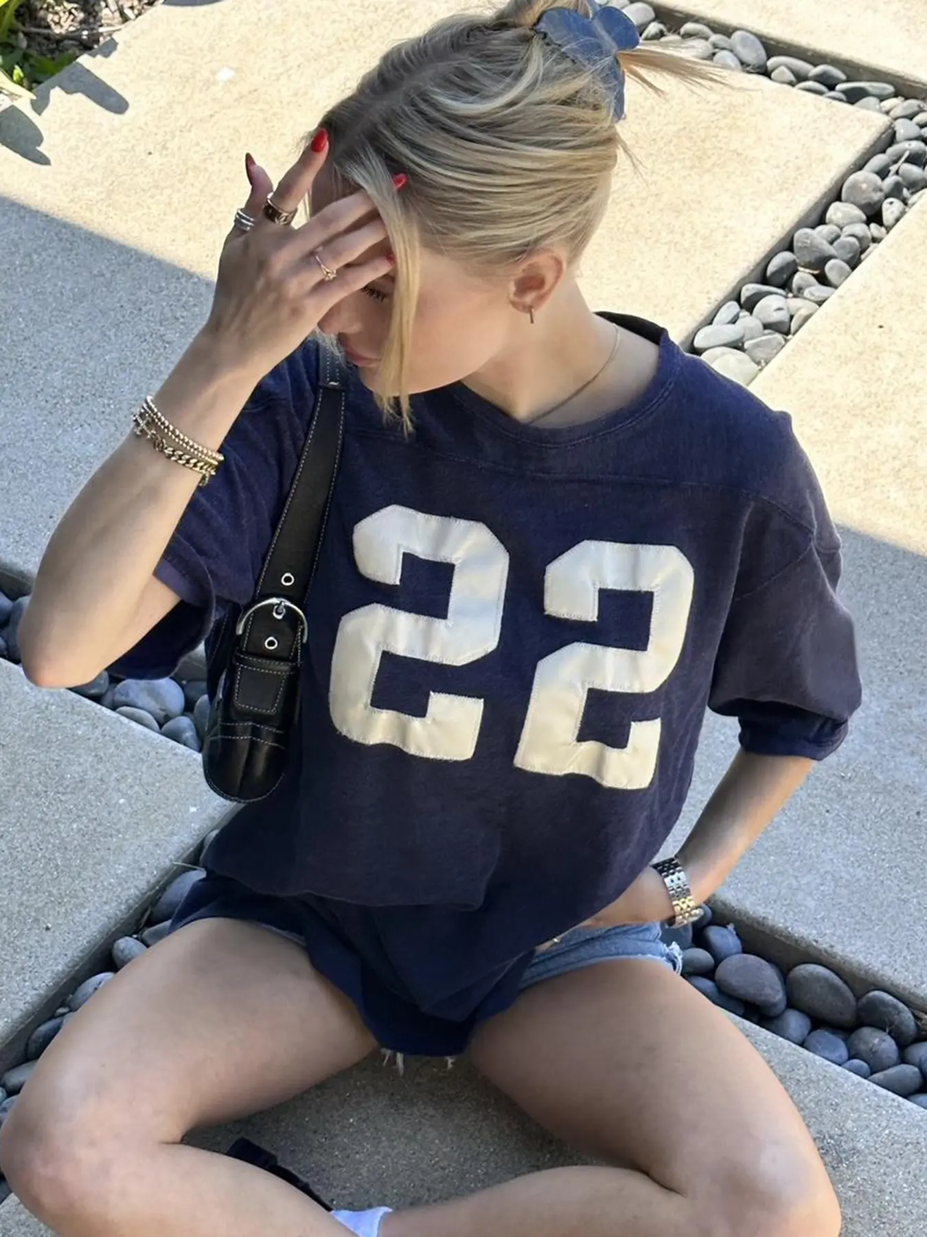 324