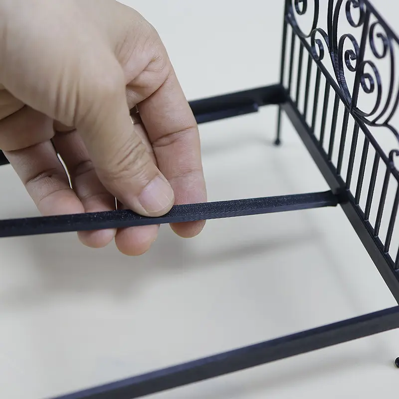 1Pc 1/12 Dollhouse Miniature Metal Bed Furniture With Pillow Toy for Children Dollhouse Decoration Accessories