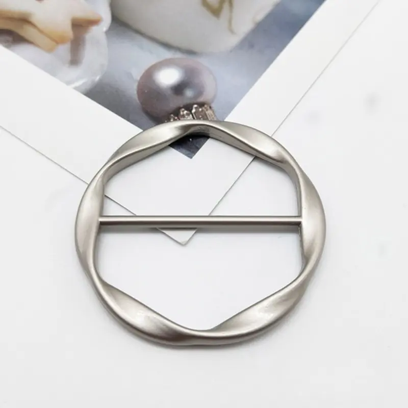 652F Fashion Alloy Metal Round Circle Scarf Ring Clips Scarves Clip Buckle Clasp Decor for Women Clothing Neckerchief Shawl