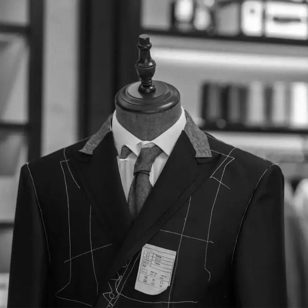 Men's Suit Two Pieces Two Buttons Notch Lapel Tuxedos for Groomsmen Christmas