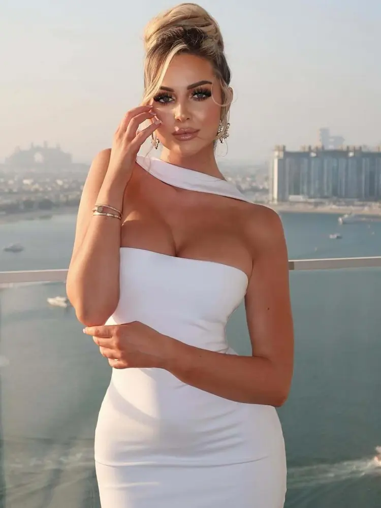 Mozision Halter Off-shoulder Sexy Maxi Dress Women Fashion Strapless Sleeveless Backless Bodycon Club Party Long Dresses Female