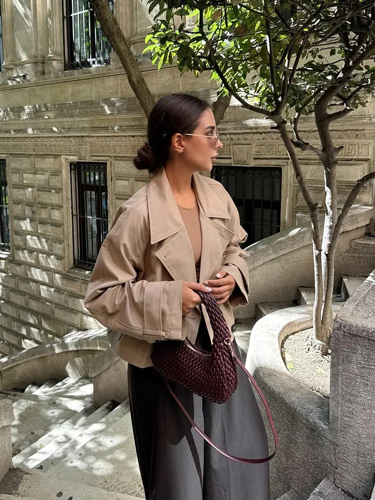  Women's British style double-breasted long-sleeved jacket autumn and winter new trench coat style suit collar short jacket