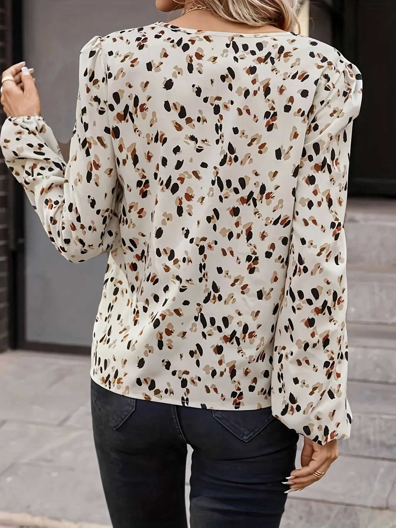 Spring and Summer Women's V Neck Long-Sleeved Printed Shirt  Fashionable Design Showing French Elegance and Charming