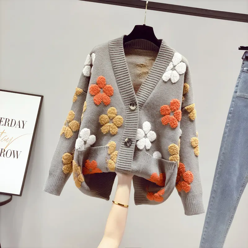 2024 spring and autumn fashion new women's knitted long-sleeved v-neck sweater cardigan jacket women loose western style