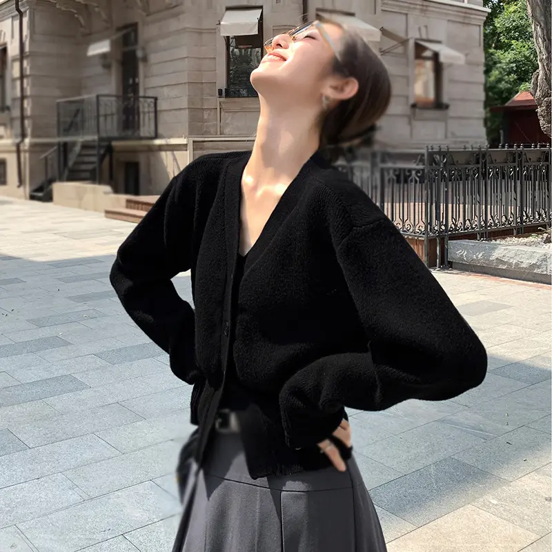 Autumn Long-Sleeved Cardigan Top Women Casual Style Retro All-Match Outside Wear Simple Solid Color V-Neck Knitted Short Style
