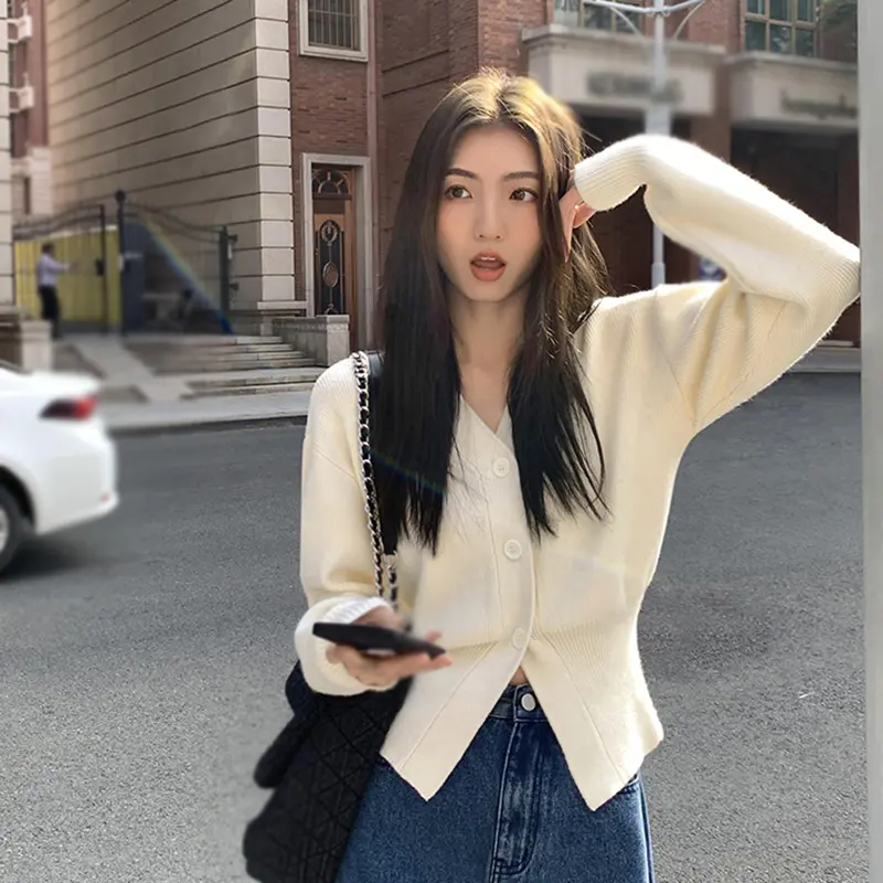 Autumn Long-Sleeved Cardigan Top Women Casual Style Retro All-Match Outside Wear Simple Solid Color V-Neck Knitted Short Style