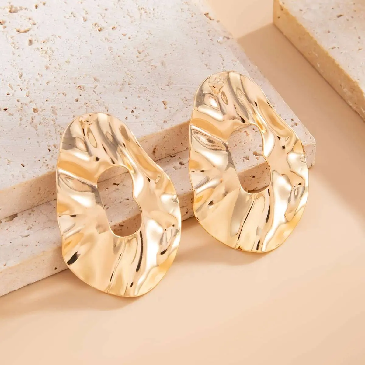 Ingemark Punk Goth Irregular Hollow Out Round Stud Earrings for Women 2025 New Trend Vintage Geometric Piercing Earrings Jewelry