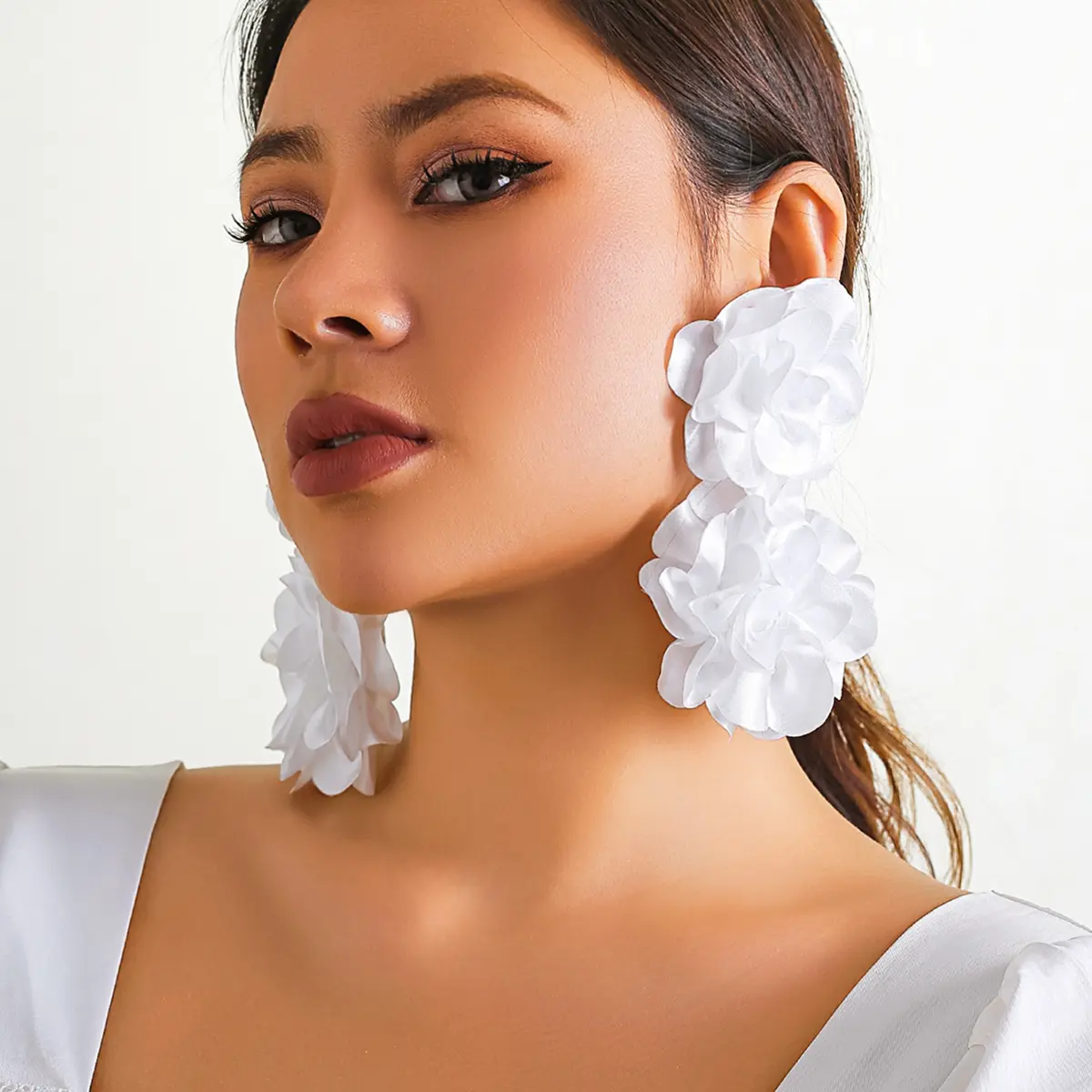 Exaggerated Big Fluffy Fabric Flower Petal Drop Earrings for Women Trendy Elegant Earring Wed Bridal Y2K Jewelry Accessories New