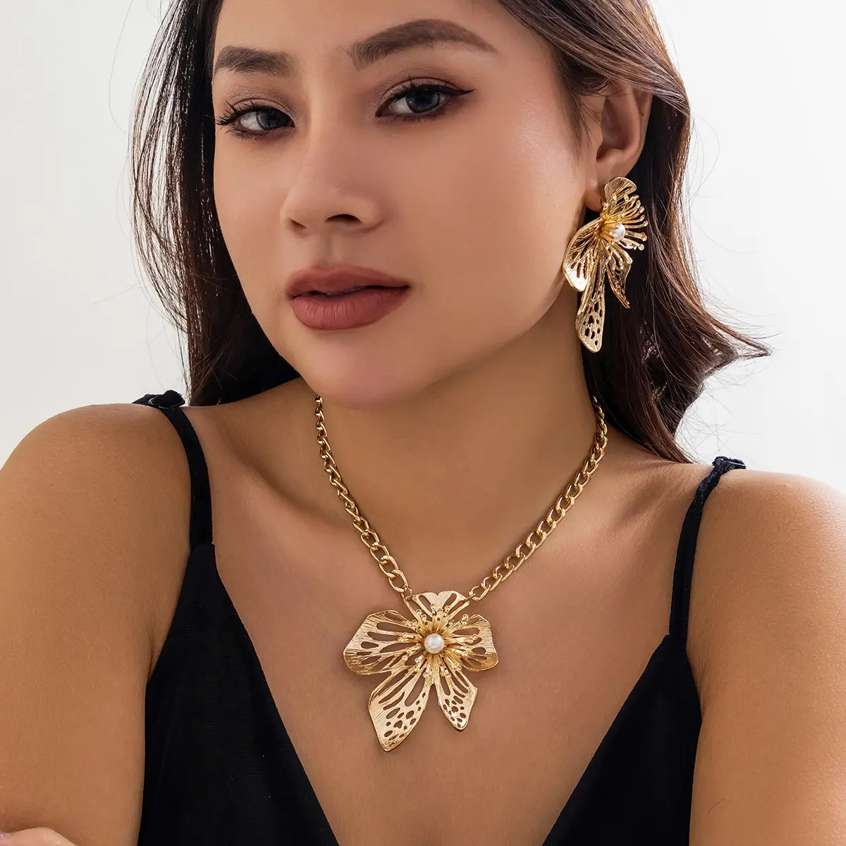 Goth Big Flower Pendant Choker Necklace for Women Elegant Imitation Pearl Piercing Stud Earrings Grunge Jewelry Set Steampunk