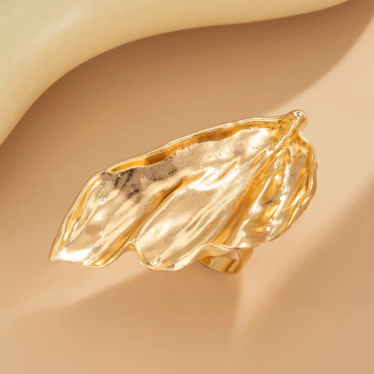 Ingemark Classic Irregular Metal Large Sunflower Ring Women Hollow Inlaid Imitation Pearl Adjustable Ring Wed Bridal Y2K Jewelry