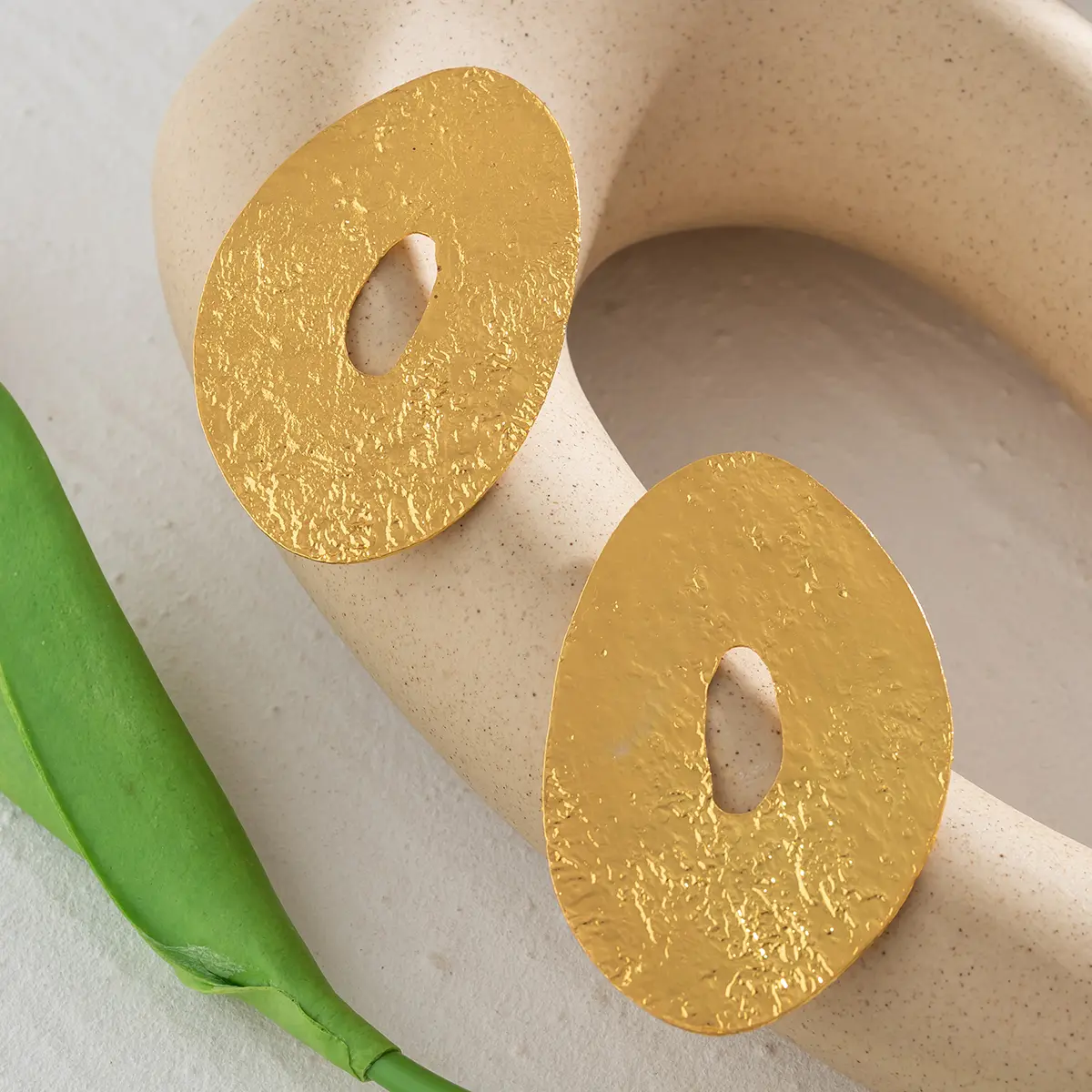Ingemark 1Pair Exaggerated Large Irregular Ellipse Stud Earrings for Women Trendy Vintage Gold Color Geometric Earrings Jewelry