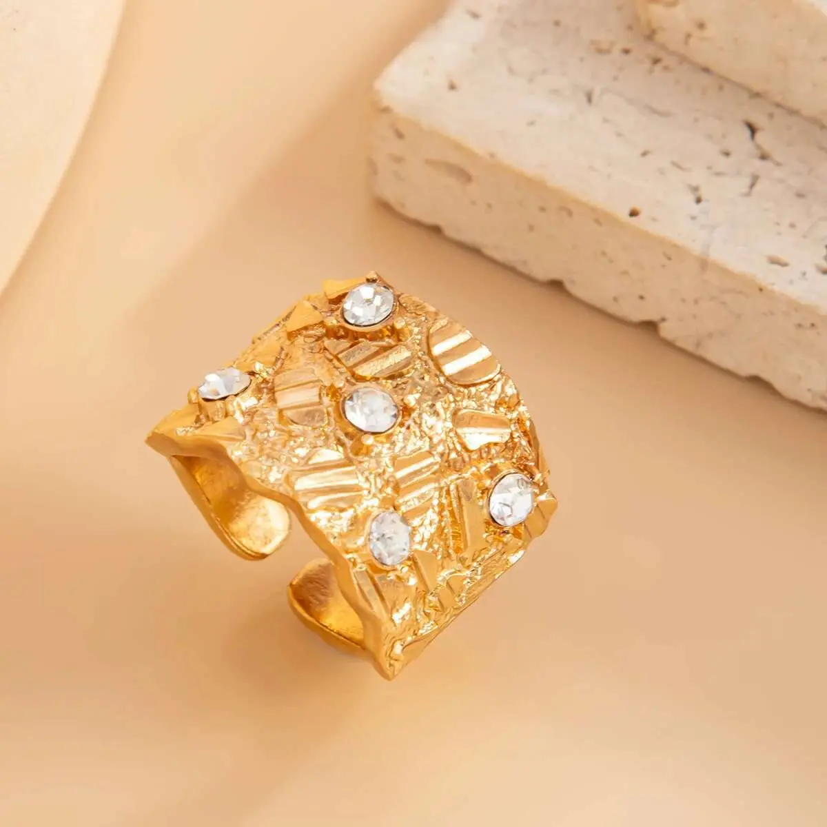 Ingemark Luxury Inlaid Rhinestone Open Adjustable Rings for Women New Trend Vintage Finger Rings Women Wedding Couple Jewelry