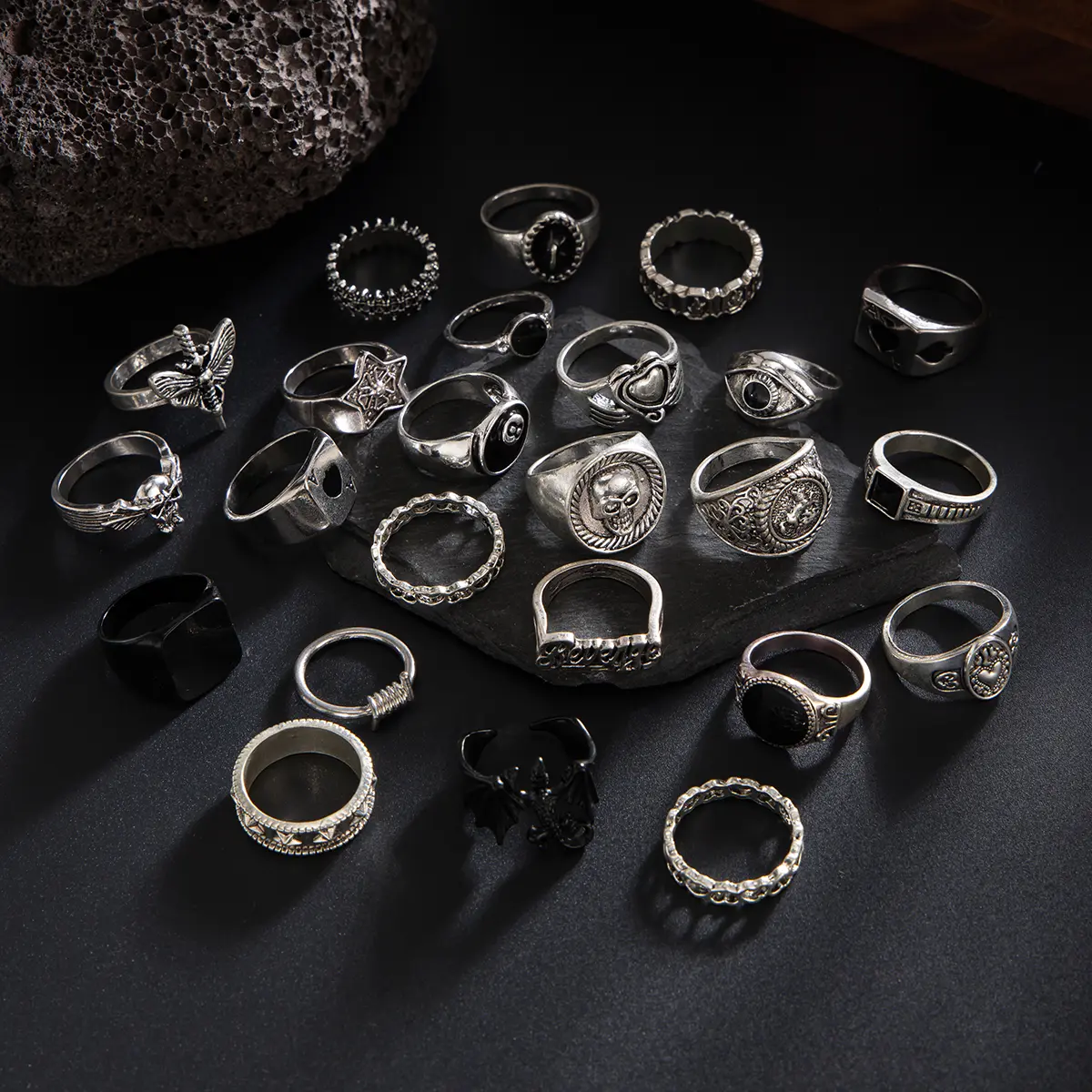 Ingemark 24Pcs/Set Creative Skull Head Poker Bat Rings for Men 2025 Trend Goth Geometric Ancient Silver Color Rings Male Jewelry