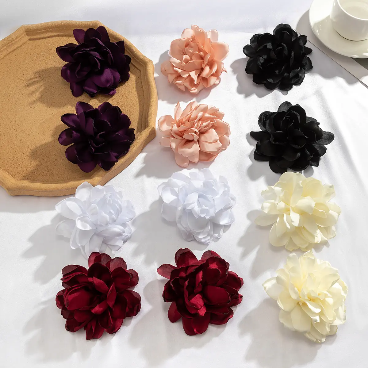 Ingemark Exaggerated Large Fluffy Fabric Flower Stud Earrings for Women Elegant Petal Earring Trendy Y2K Jewelry Wed Accessories