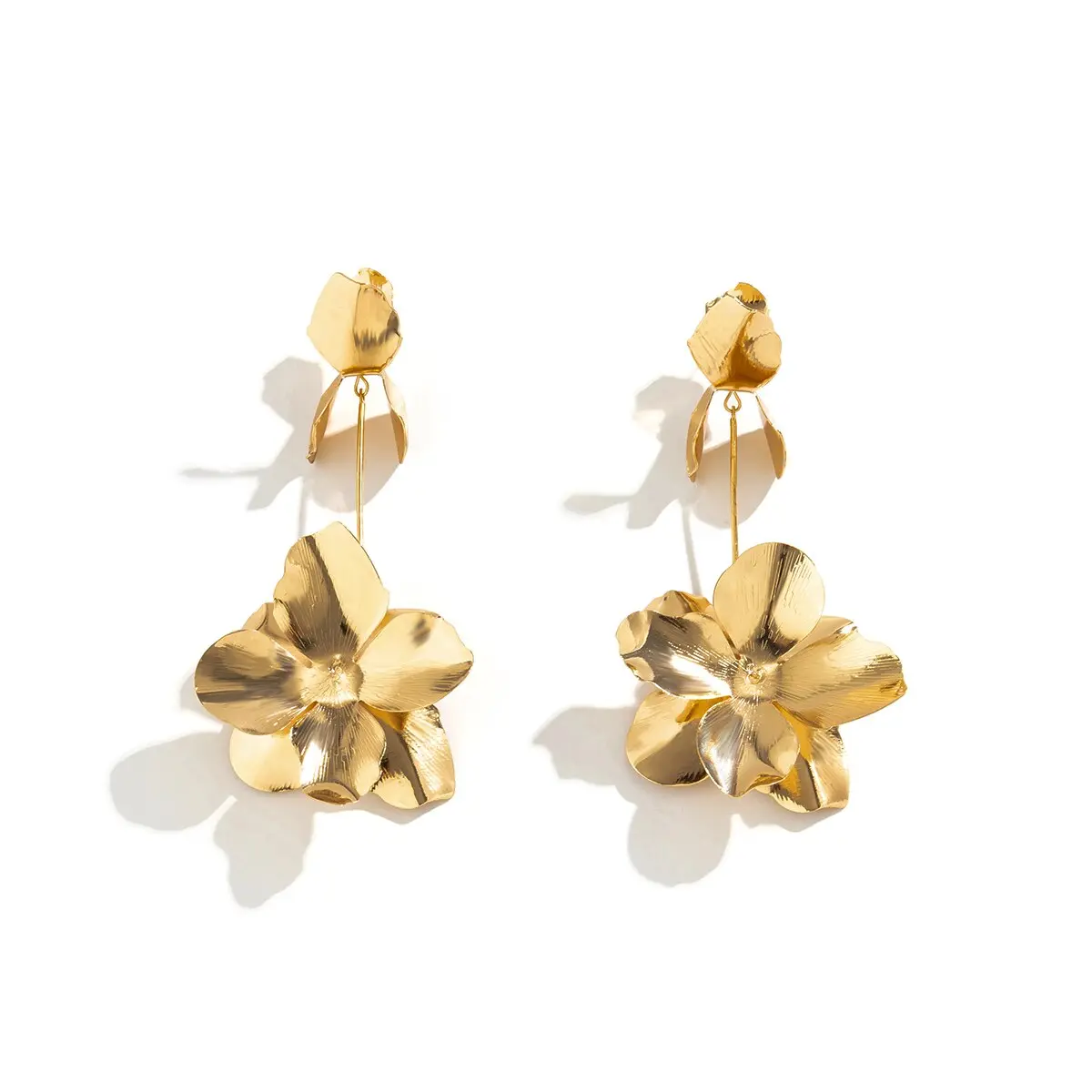 Vintage Geometric Flower Petal Pendant Drop Earrings for Women Fashion Statement Gold-Color Hanging Earrings Party Jewelry Gifts