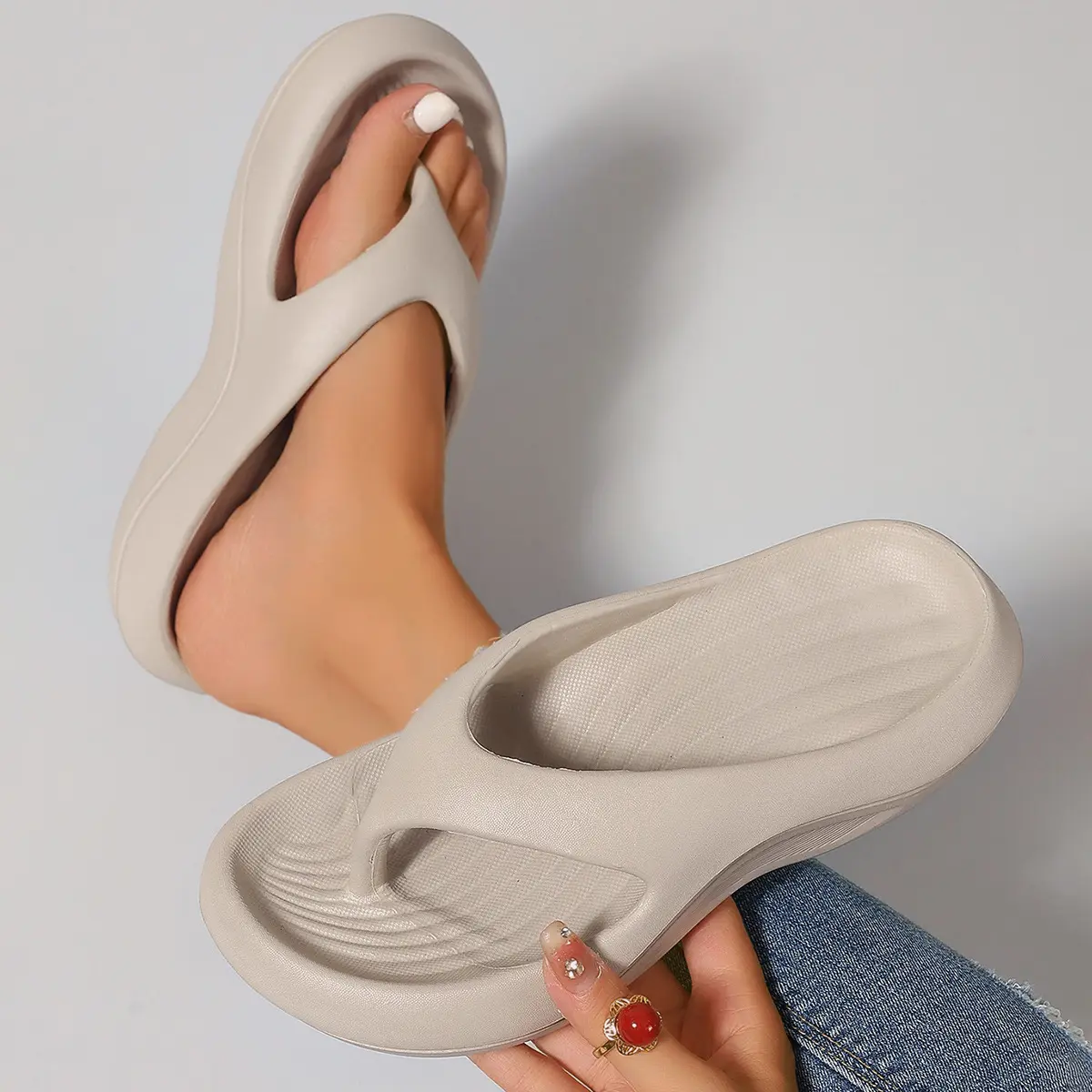 Women Fashion Flip Flops Summer Platform Shoes Soft EVA Solid Color Girls Beach Home Slippers Thick Sole Slip-on Sandals