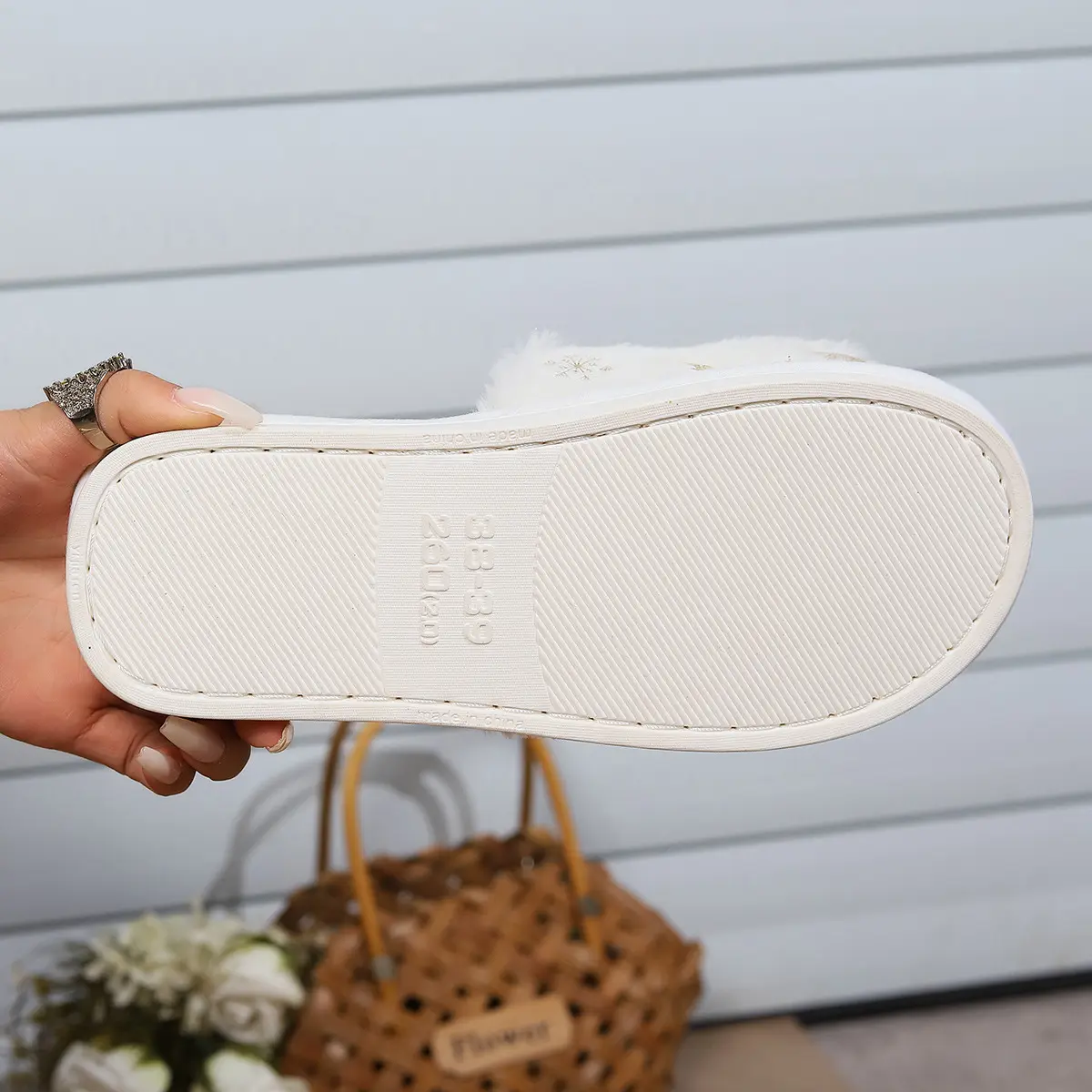 2025 New Christmas Fur Slippers For Women Plus Size 44 Soft Plush Peep-toe White Color Party Shoes Girl Indoor Home Floor Slides