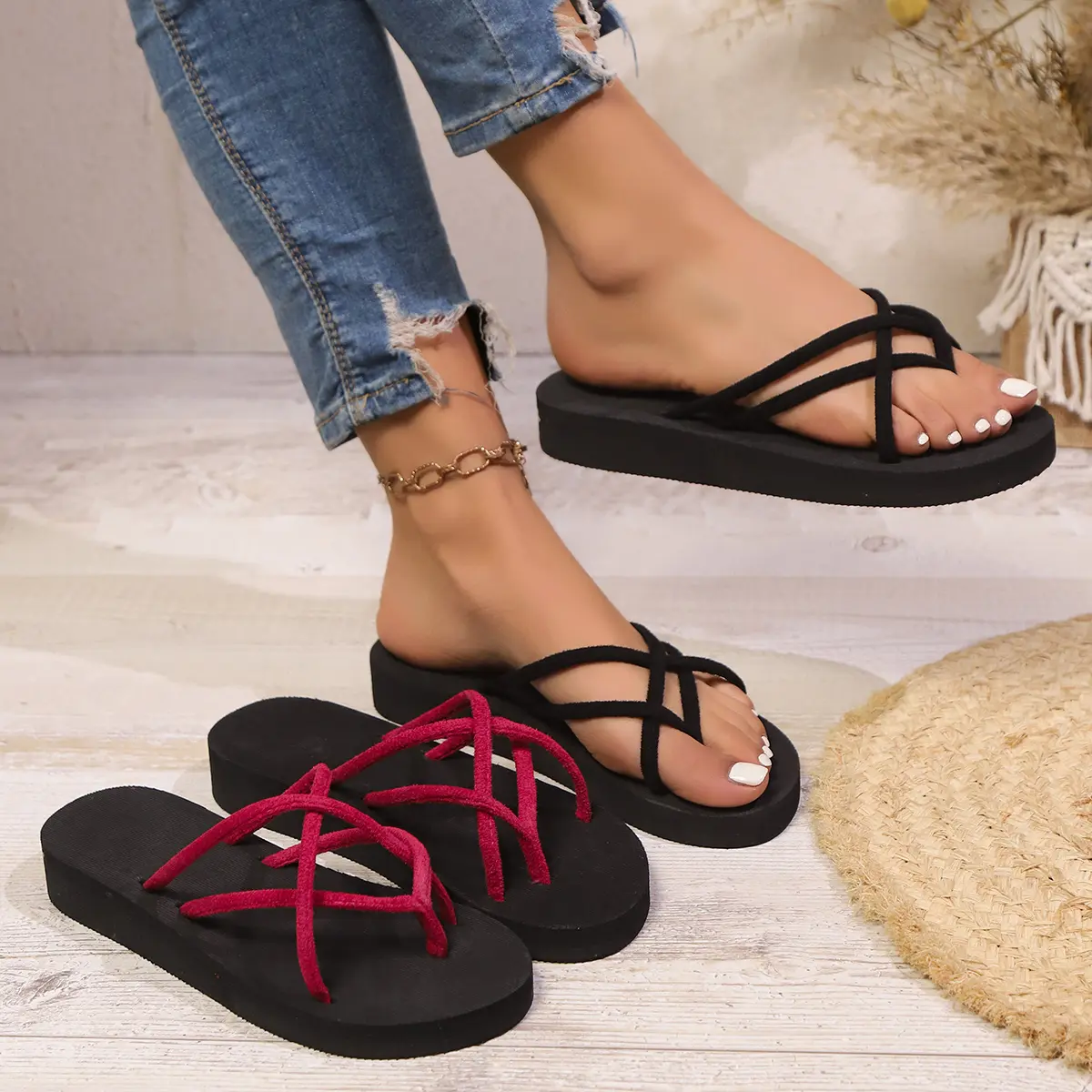Ladies' chic summer flip flops - fashionable black foot on thong slippers, anti slip EVA sole, comfortable flat bottomed beach s