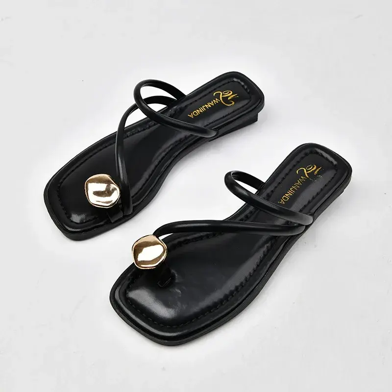 Lovely Women Summer Slippers Ladies Sandals Metal Decor Thong Flip Flop Low Heel Shoes Woman Outdoor Sweet Sandals Female