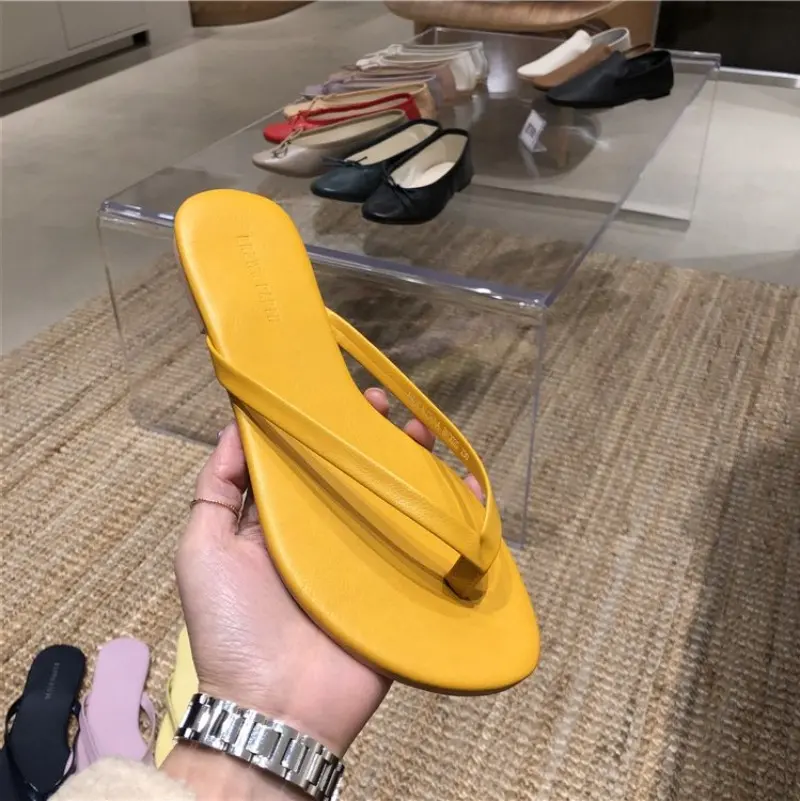 Summer Candy Colors Flip Flops Beach 2024 New Women Flat Slippers Women Outdoor Comfy Non Slip Flat Slide Beach Sandals