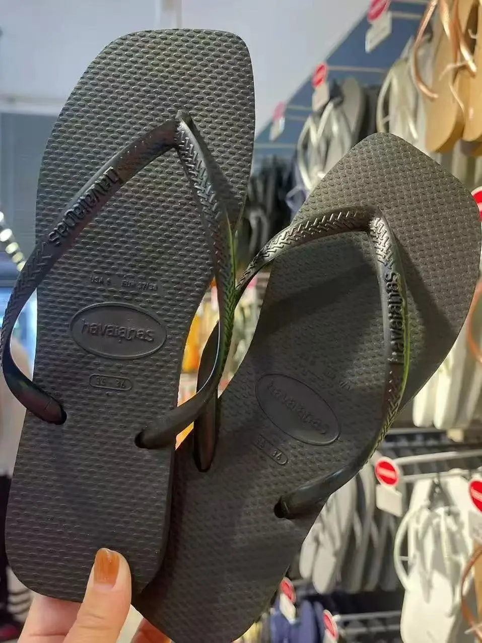 Fashionable Black Women's Shoes Brazilian Flip Flops Sexy Plus Size Women's Slippers Outdoor Beach Slippers  zapatos de mujer