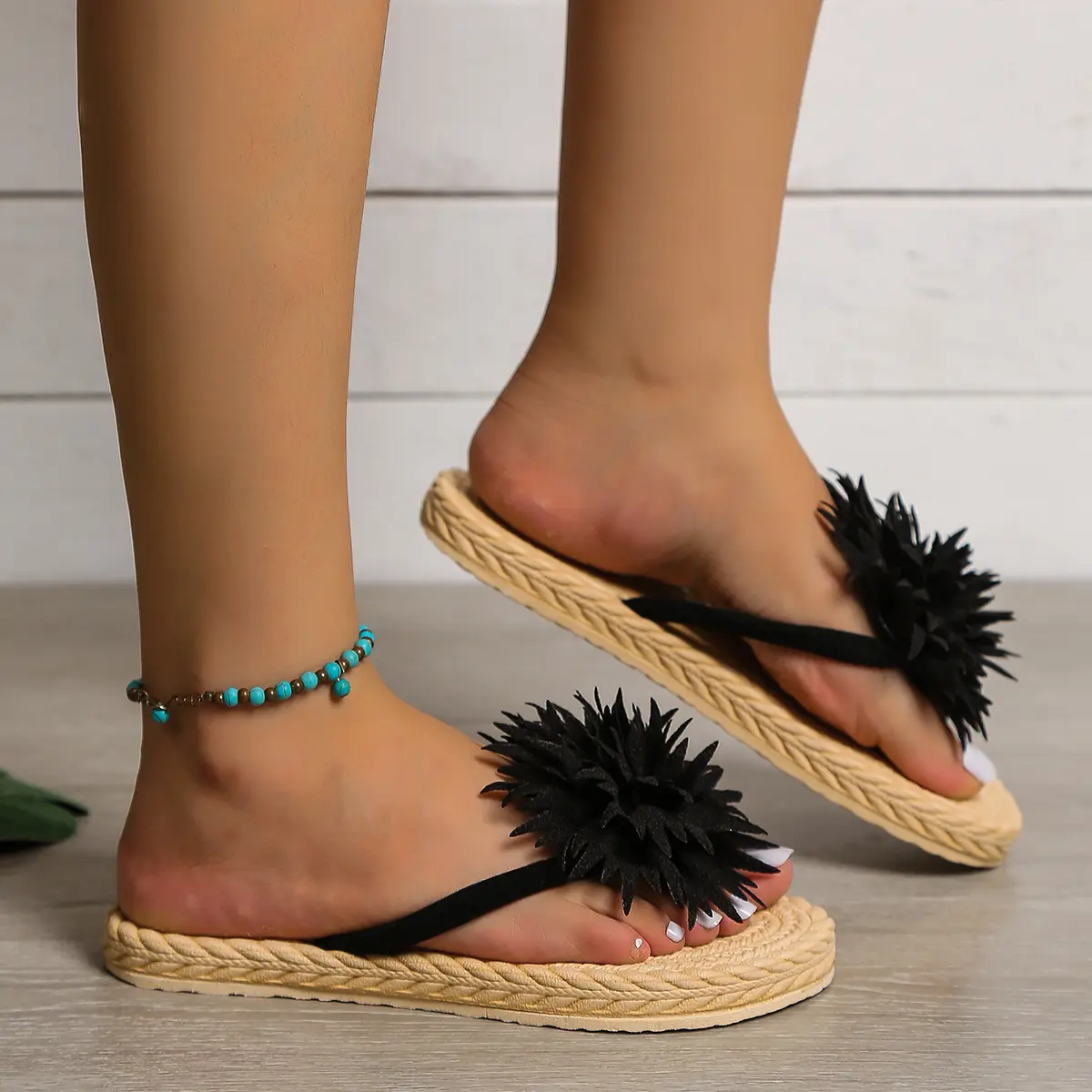 Women's fashion trend non-slip wear resistant sunflower flat flip flops