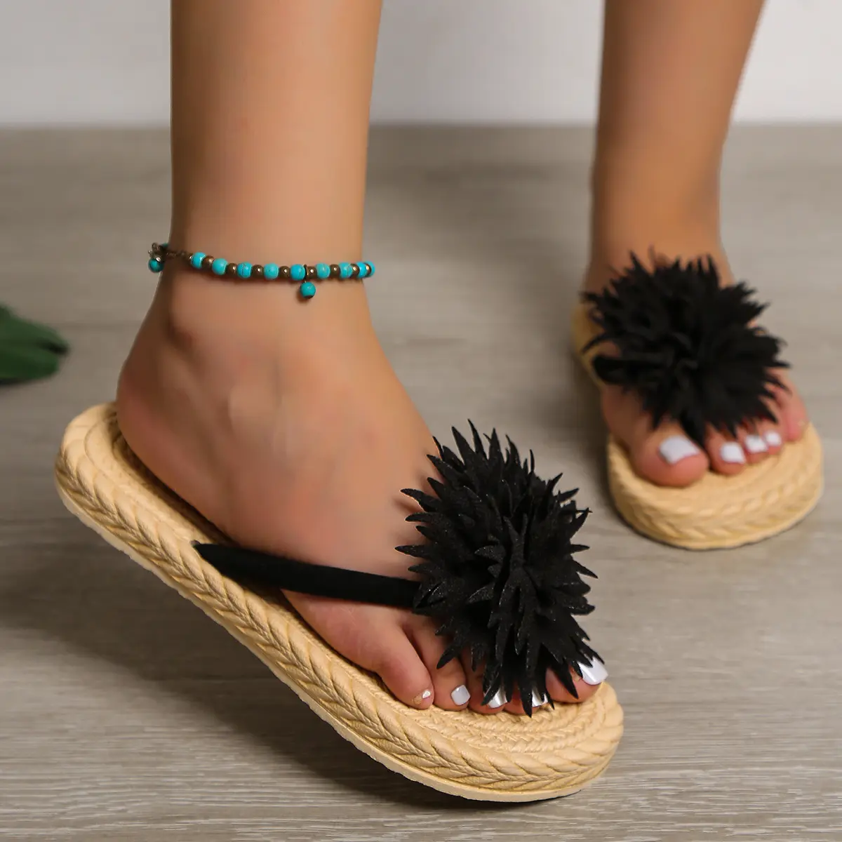 Women's fashion trend non-slip wear resistant sunflower flat flip flops