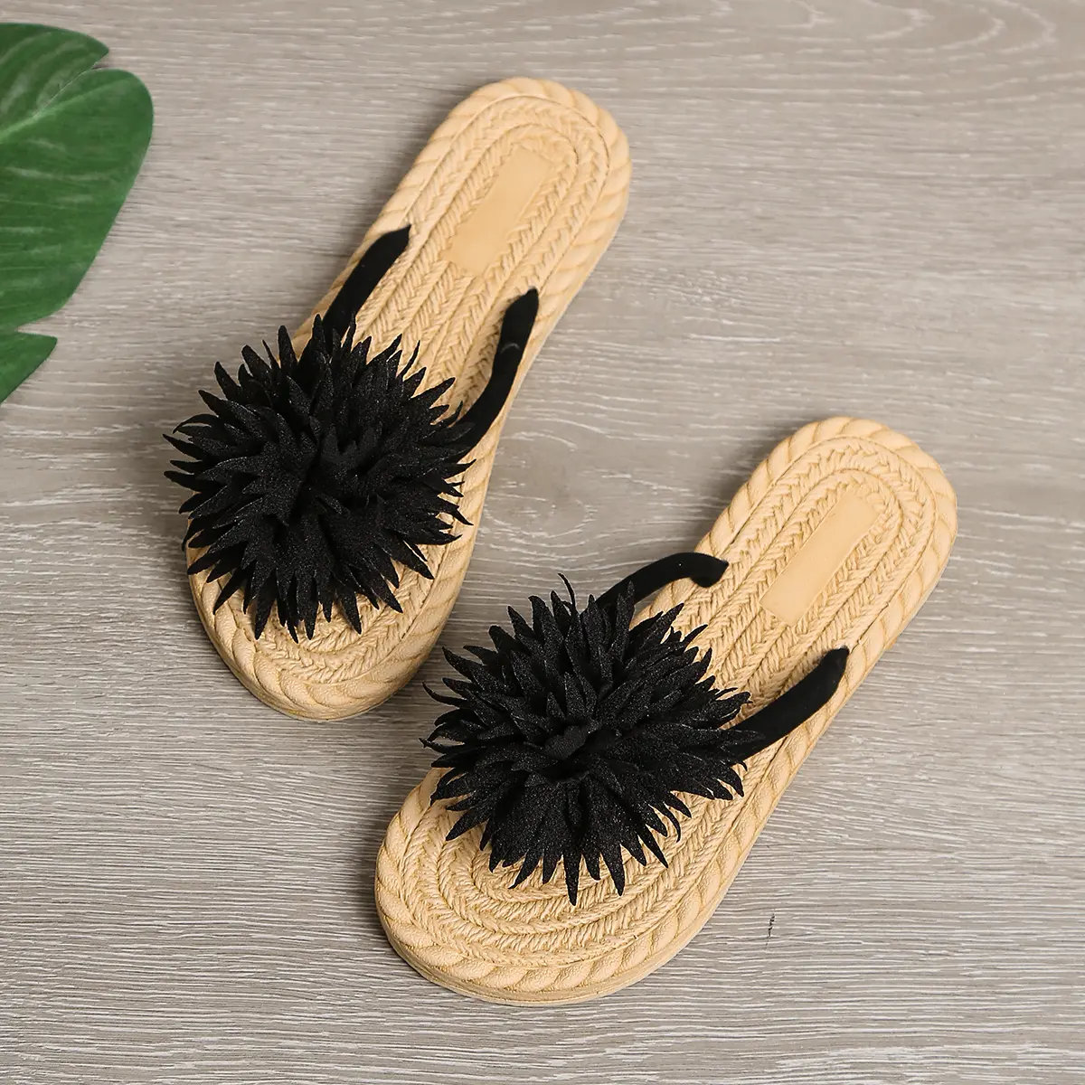 Women's fashion trend non-slip wear resistant sunflower flat flip flops