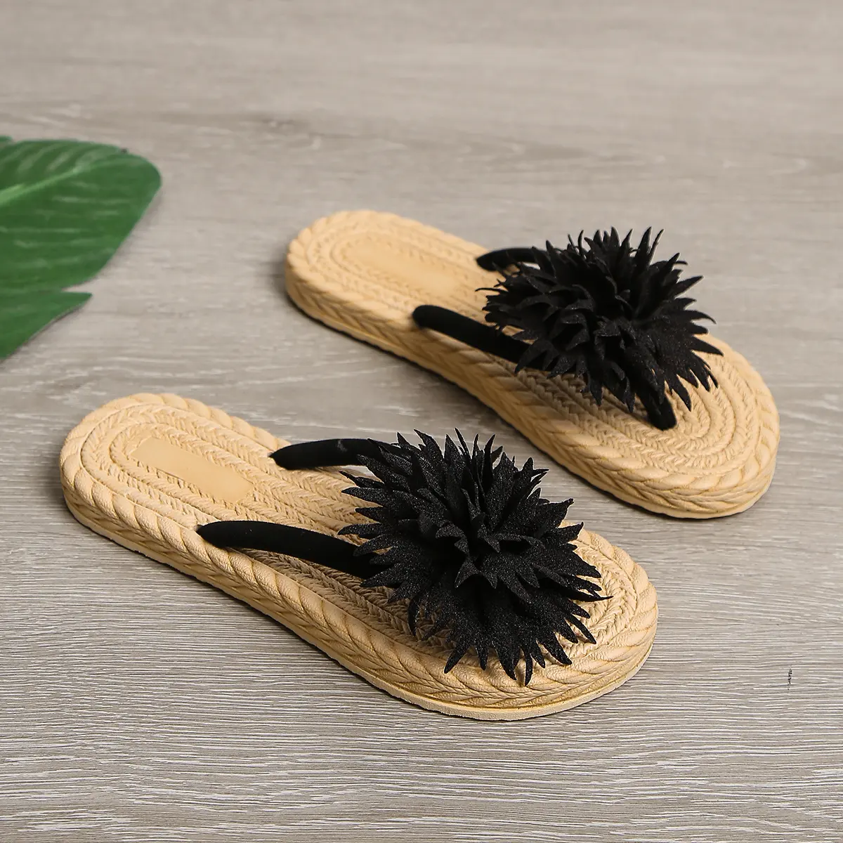Women's fashion trend non-slip wear resistant sunflower flat flip flops
