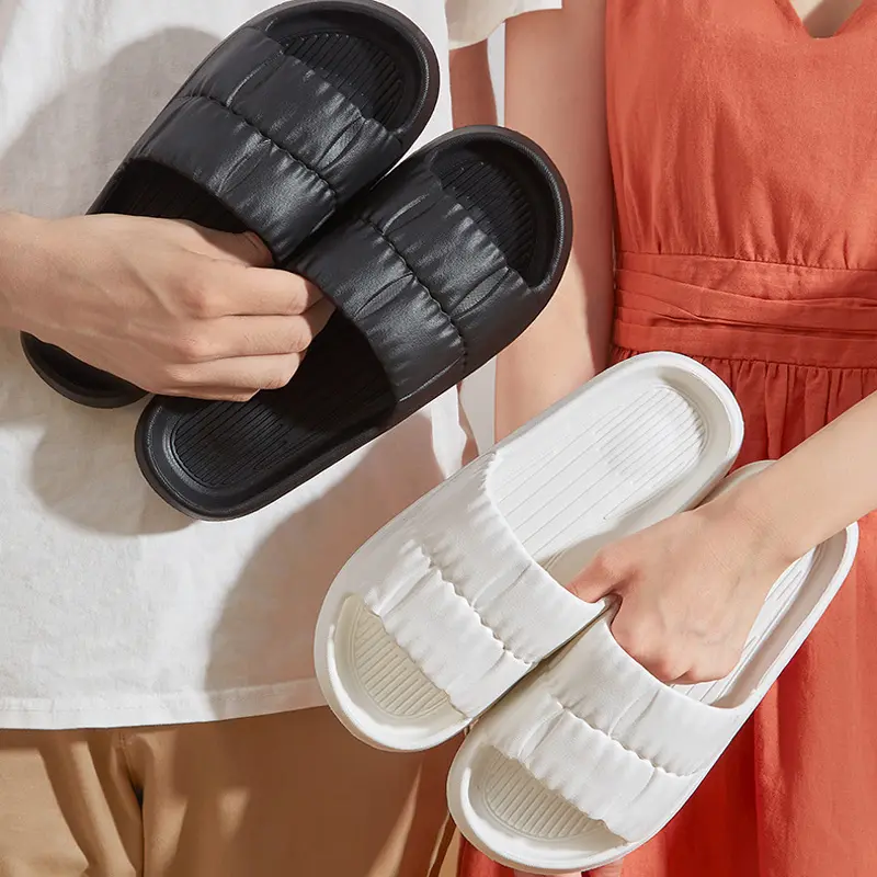 2025 Women Soft Sole Cloud Slippers Thick Platform Indoor Outdoor Beach Sandals Summer EVA Non Slip Flip Flops
