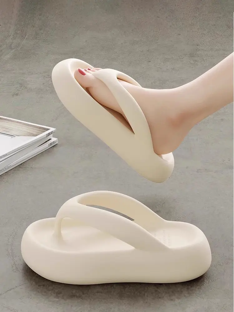 Japanese thick soled flip flops for women's summer outdoor wear 2024 new EVA anti slip anti odor height increasing beach shoes