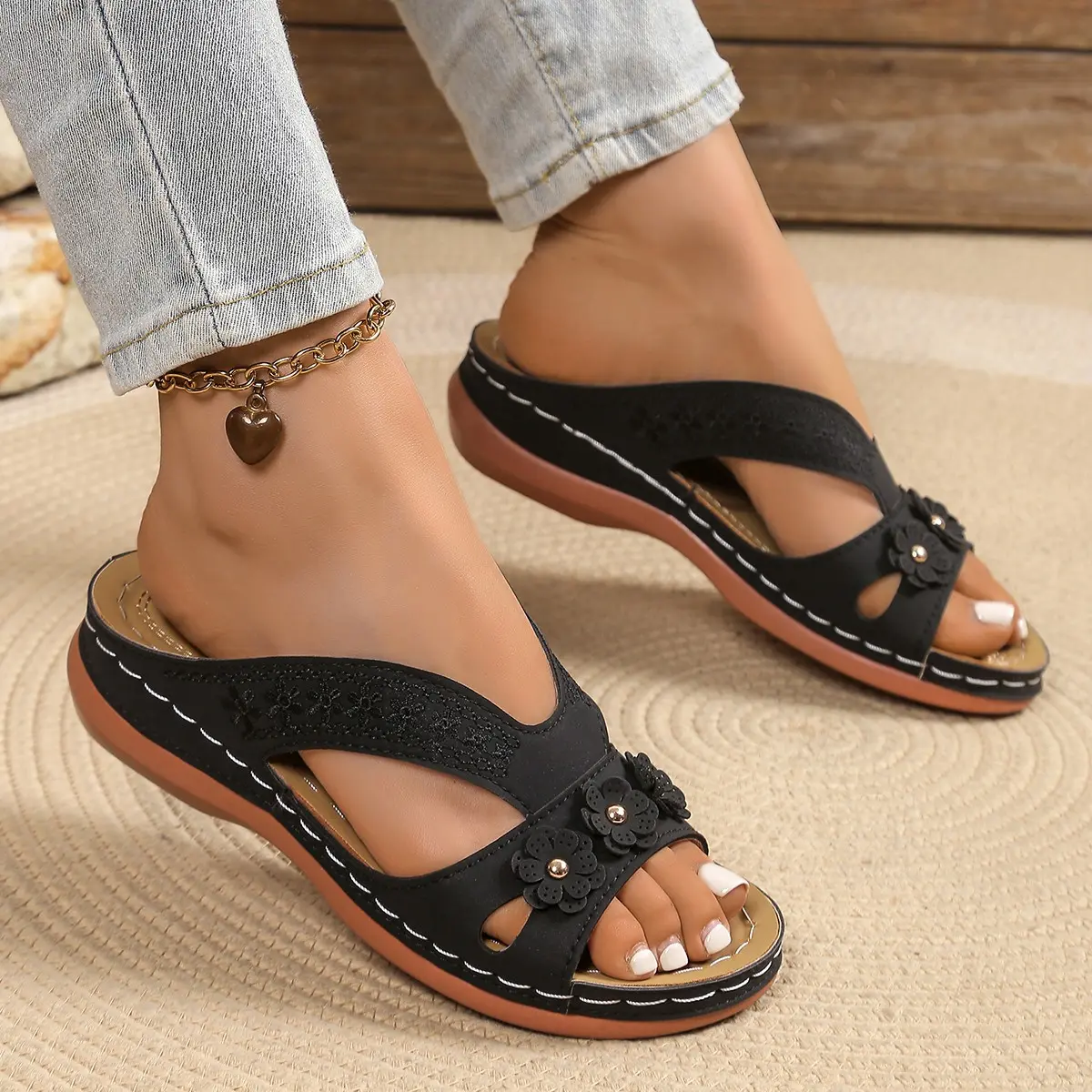 Retro Flower Decor Wedge Sandals Women 2025 Summer Thick Bottom Platform Sandals Woman Plus Size 42 Non Slip Gladiator Shoes