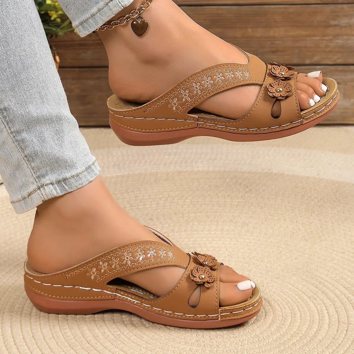 Retro Flower Decor Wedge Sandals Women 2025 Summer Thick Bottom Platform Sandals Woman Plus Size 42 Non Slip Gladiator Shoes