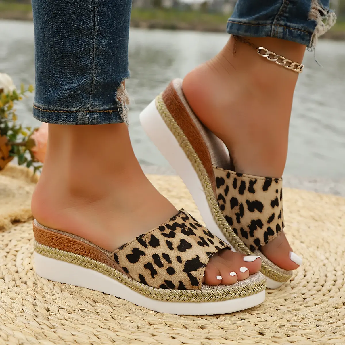 Leopard Print Wedge Slippers Women 2025 Summer Thick Bottom Platform Sandals Woman Plus Size 43 Non Slip Beach Shoes Footwear