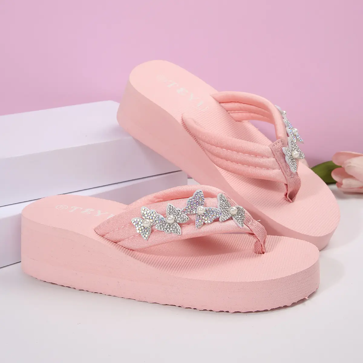 Women's Crystal Butterfly Decor Platform Flop Flops 2025 Summer Clip Toe Thick Bottom Sandals Woman Pink Outdoor Wedge Slippers