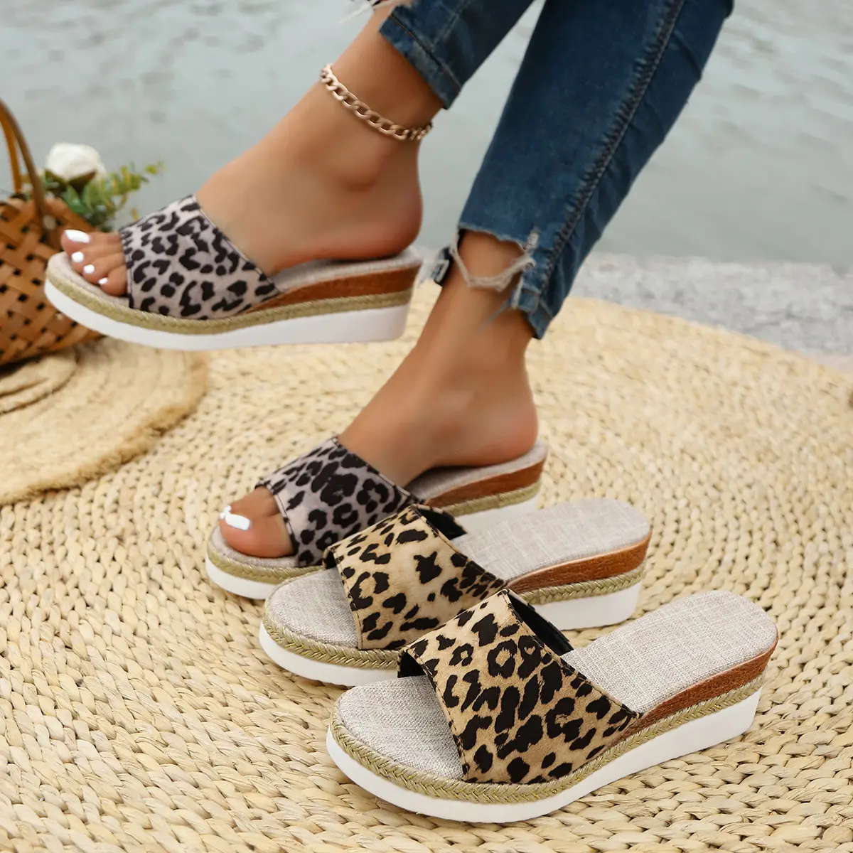 Leopard Print Wedge Slippers Women 2025 Summer Thick Bottom Platform Sandals Woman Plus Size 43 Non Slip Beach Shoes Footwear