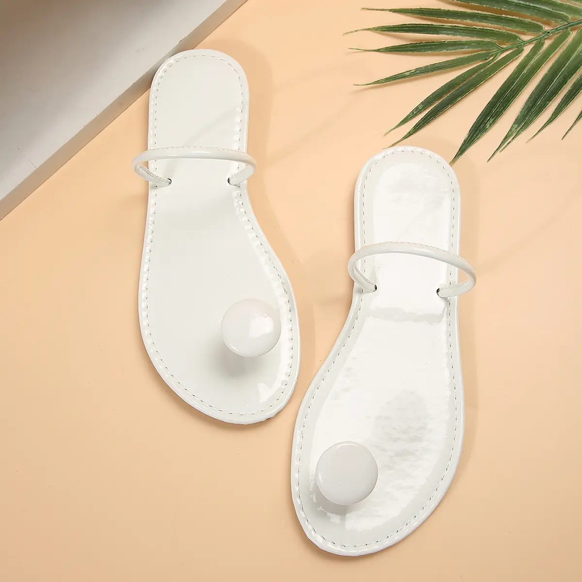 Women's Rainbow Color Clip Toe Flat Sandals 2025 Summer Lightweight Beach Flip Flops Woman Plus Size 43 Outdoor Slippers Slide