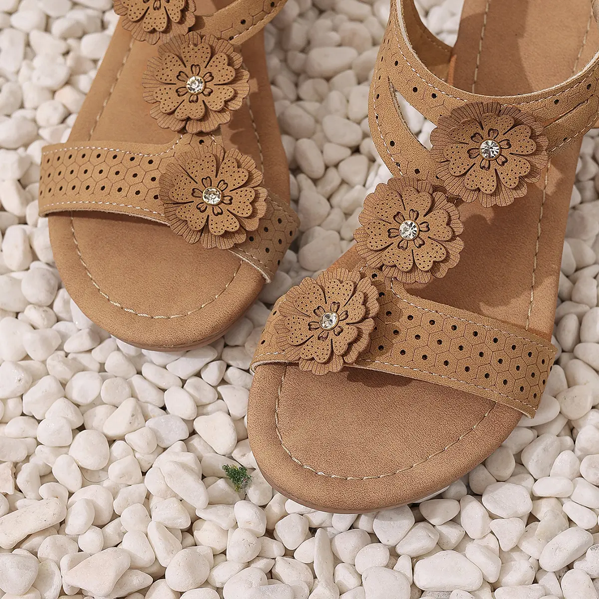 Retro Flower Decor Wedge Sandals Women 2025 Summer Elastic Band Light Beach Sandals Woman Plus Size 42 Non Slip Gladiator Shoes