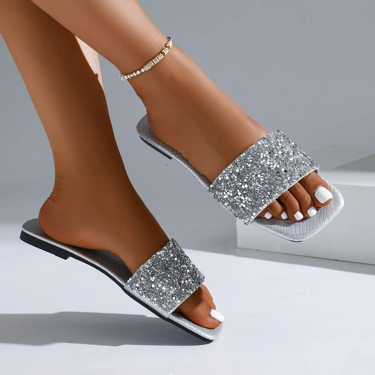 Women's Fashion Silver Sequin Flat Sandals 2025 Summer Open Toe Outdoor Slippers Woman Plus Size 43 Footwear Zapatos De Mujer