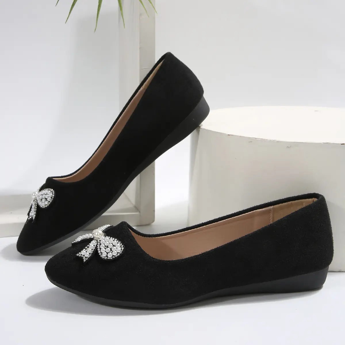 Pearl Bowtie Decor Flat Heels Casual Shoes Women 2025 Spring Comfort Soft Sole Flats Woman Slip On Flat Heels Walking Shoes