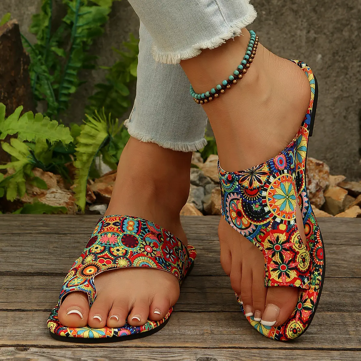 Bohemia Style Flat Sandals Women 2025 Summer Light Clip Toe Outdoor Slippers Woman Plus Size 43 Retro Gladiator Shoes Slides