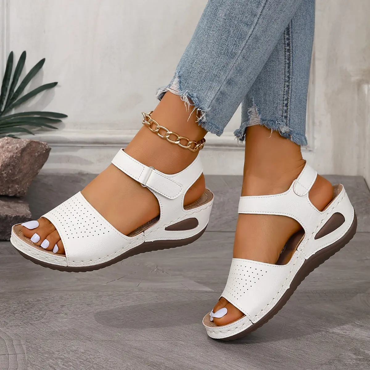 Women's Retro Pu Leather Wedge Sandals 2025 Summer Thick Bottom Platform Sandals Woman Non Slip Peep Toe Beach Shoes Footwear