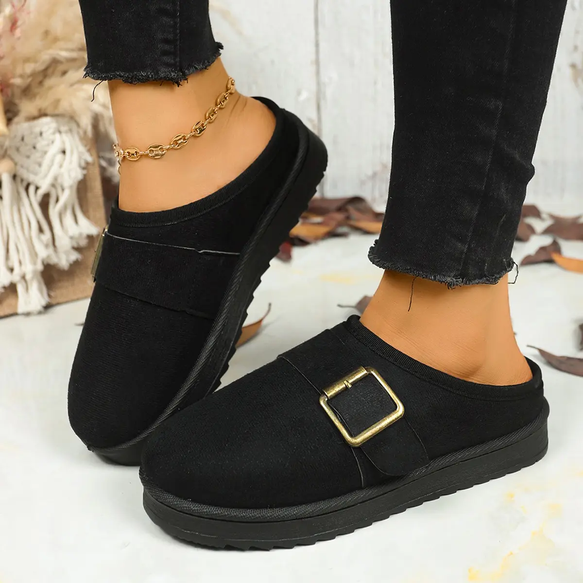 Anti Slip Flat Heels Cotton Shoes Women 2025 Warm Plush Closed Toe Winter Outdoor Slippers Woman Buckle Decor Platform Slides