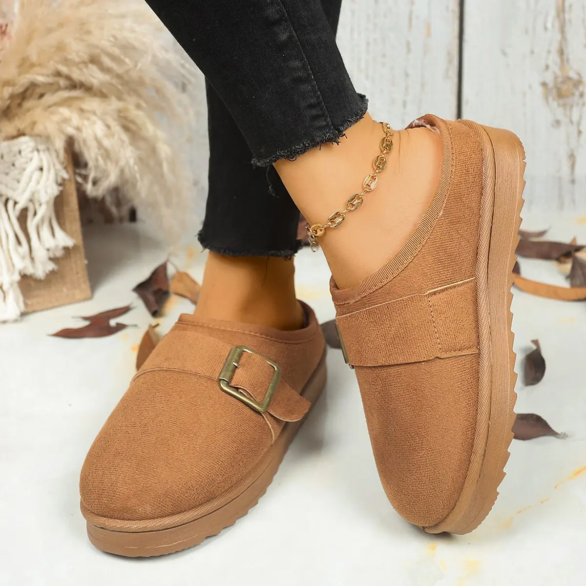 Anti Slip Flat Heels Cotton Shoes Women 2025 Warm Plush Closed Toe Winter Outdoor Slippers Woman Buckle Decor Platform Slides