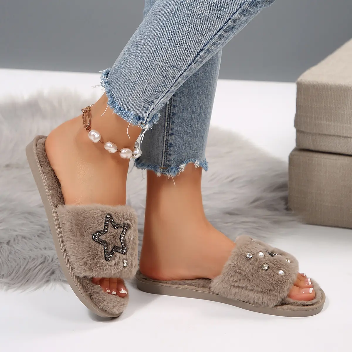 Y2k Star Decor Fur Slippers Women 2025 Winter Warm Flat Heels Home Slippers Woman Comfortable Non Slip Soft Sole Plush Slides