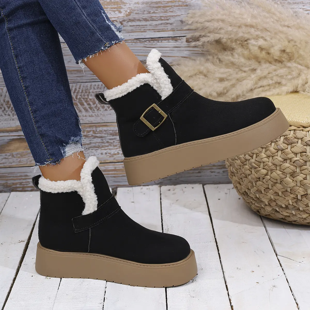 Warm Thicken Plush Thick Bottom Snow Boots Women 2025 Chunky Platform Cotton Padded Shoes Woman Plus Size 43 Winter Ankle Boots