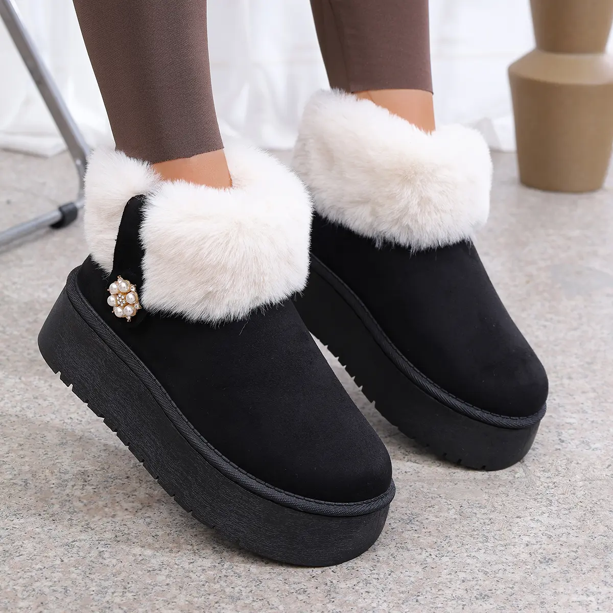 Pearl Flower Decor Snow Boots Women 2025 Winter Warm Thicken Plush Cotton Shoes Woman Non Slip Platform Ankle Boots